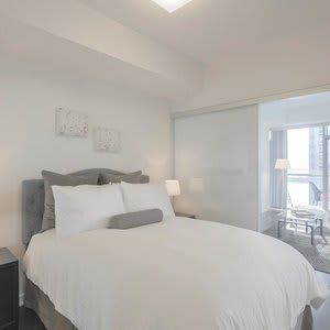 Noel Suites - York and Simcoe