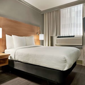 Days Inn by Wyndham Vancouver Downtown