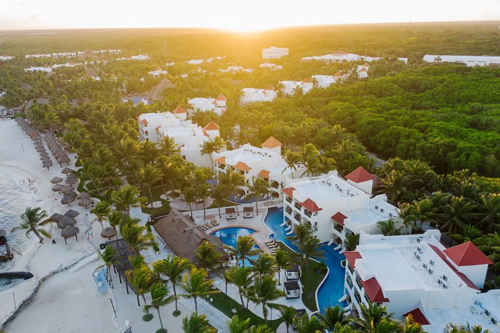 El Dorado Royale, Transfer, Catamarán, Cenote & More Inclusive