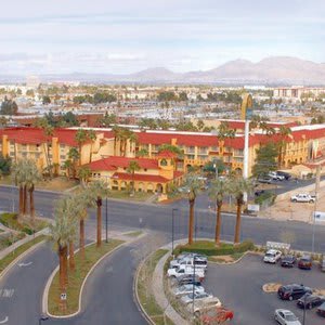 La Quinta Inn & Suites by Wyndham Las Vegas Airport N Conv.