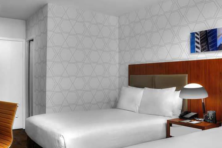 The Doubletree Metropolitan Hotel dispone de 755 habitaciones