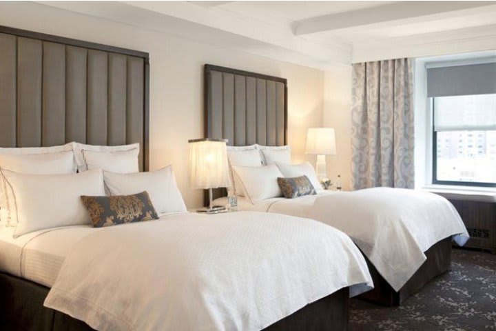 Las habitaciones del hotel The Surrey en Nueva York ofrecen un estilo elegante