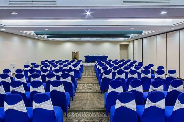 Conference facilities can accommodate up to 300 guests