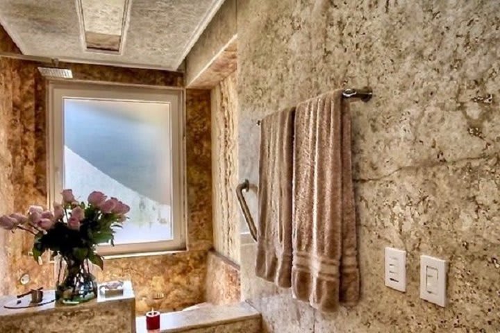 Guest bathroom