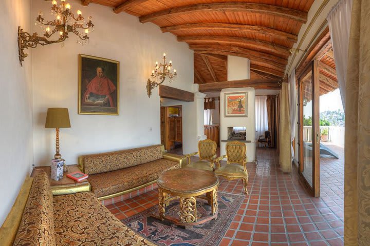 Sitting area in a suite