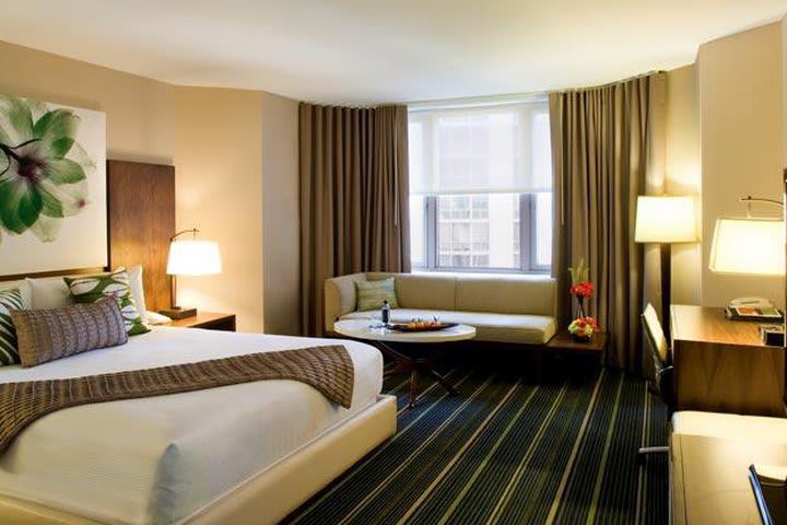 The Fairmont Chicago at Millennium Park offers 687 guest rooms