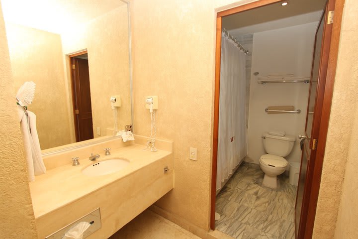 Private guest bathroom