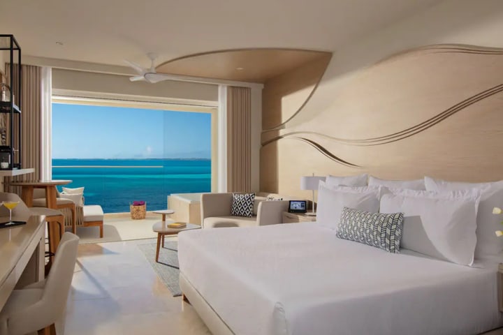 Img - Xhale club Junior Suite Ocean Front King - BXJSKF