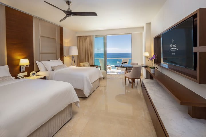 Royale Deluxe Ocean View With Double Beds