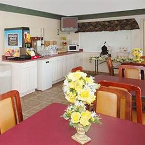 Econo Lodge Inn & Suites Downtown Northeast near Fort Sam Houston