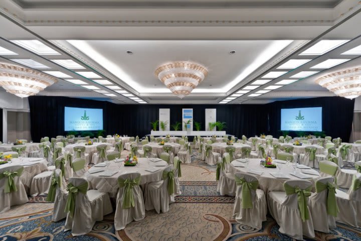 Salón Emperatriz con montaje para una celebración especial