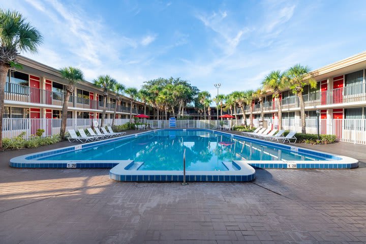 Hotel with two pools