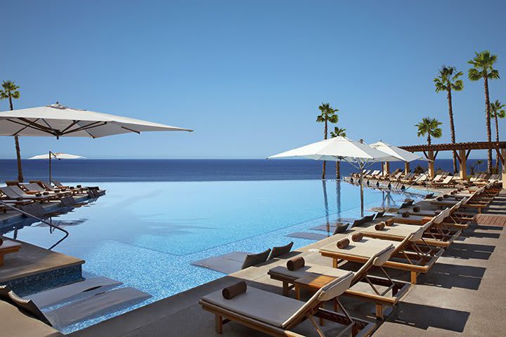 Infinity pool