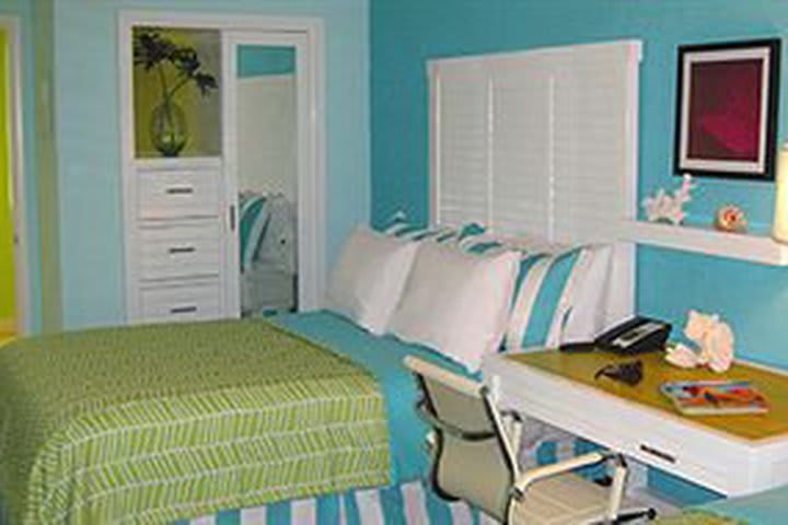 Habitación con cama king del hotel Garden South Beach