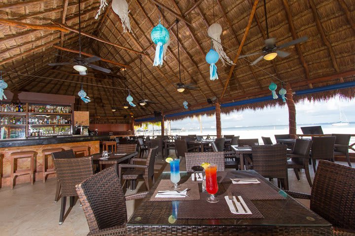 Restaurante La Palapa frente a la playa