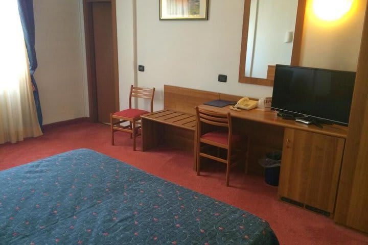 Standard Room, 1 Queen Bed