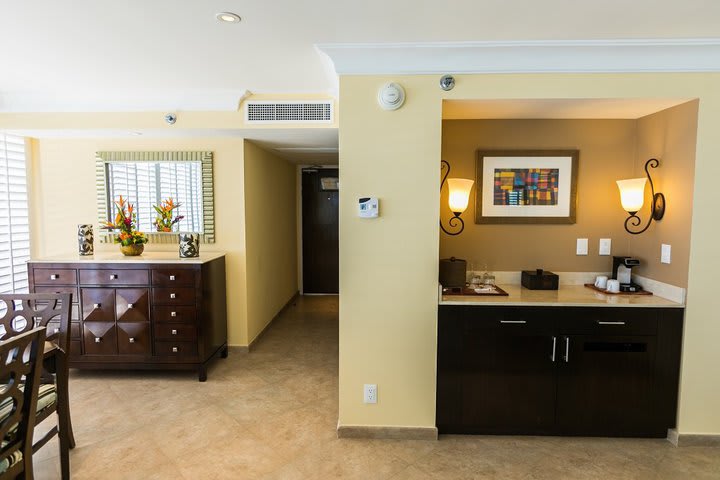 One-bedroom Pearl suite with ocean view