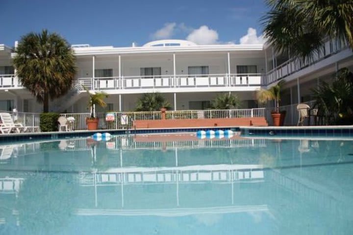 Pool at the Collins hotel