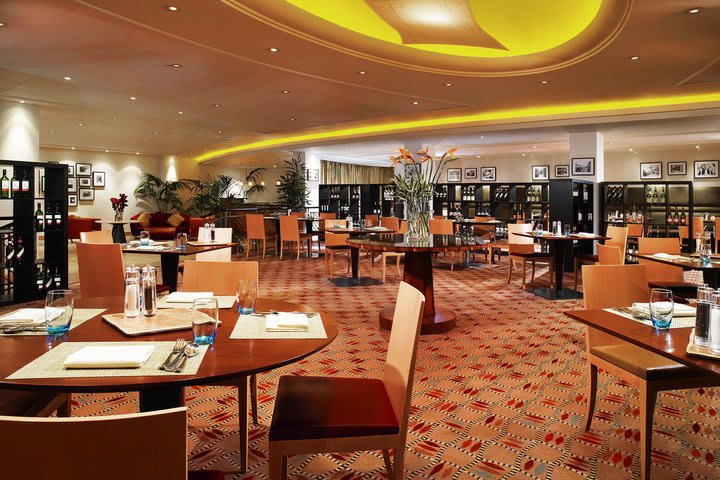 El restaurante Bytes en el Sheraton Skyline cerca de Heathrow ofrece comida internacional