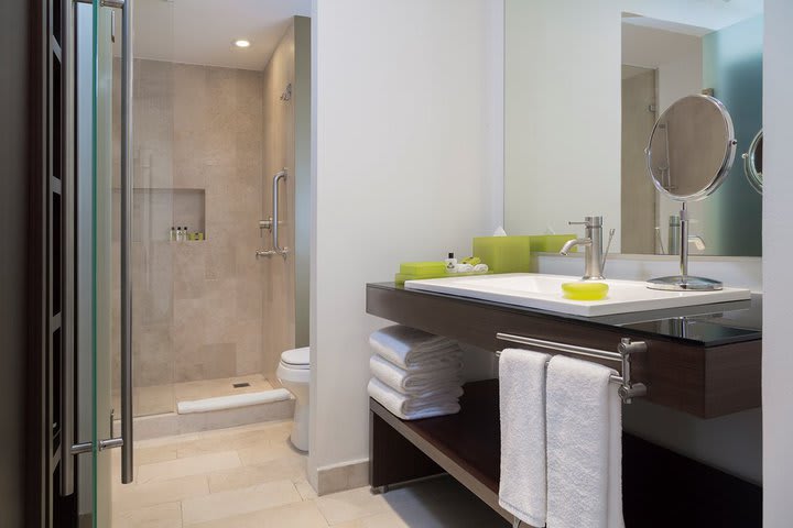 Private guest bathroom with shower