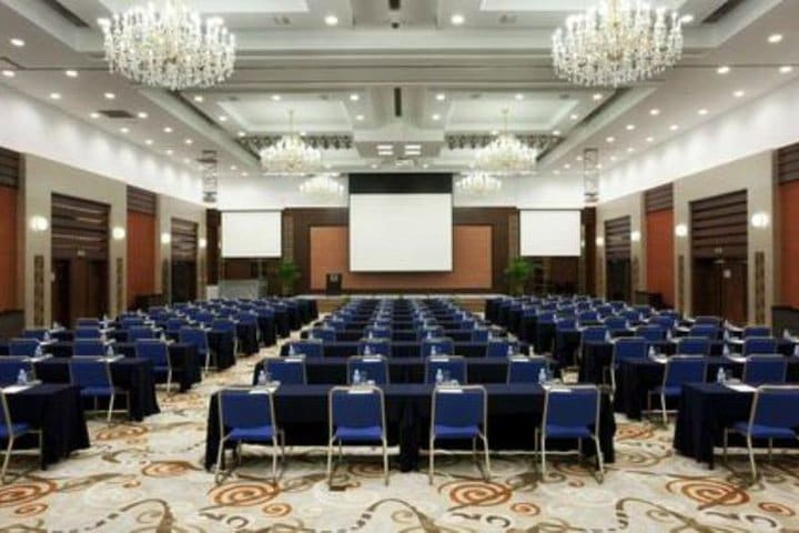 Organiza tus reuniones o eventos en los salones del Holiday Inn Central Plaza Beijing