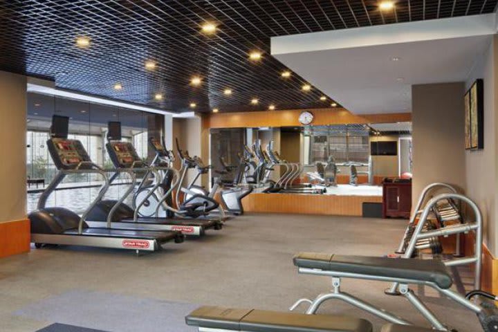 El Crowne Plaza Century Park Shanghai tiene un gimnasio