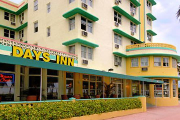 Days Inn and Suites Miami - North Beach Oceanfront