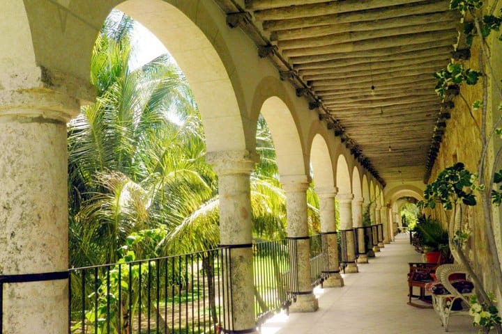 Hacienda Tepich Casa Vargas is a hotel in Acanceh ideal to relax