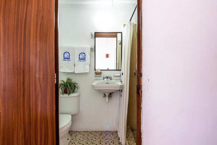 Baño de la habitación estándar