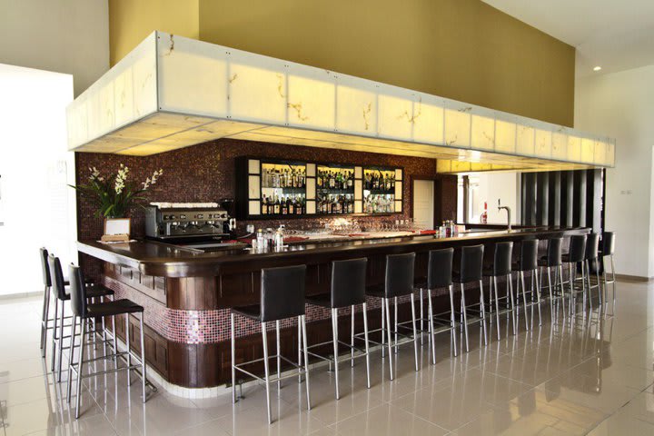 Lobby Bar