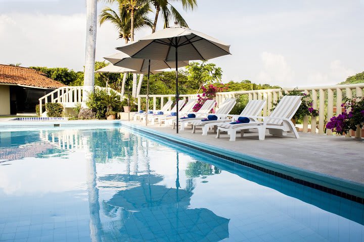 Relax next to the pool