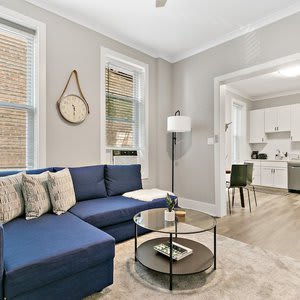 Comfy & Stylish 2BR 1BA in West Town