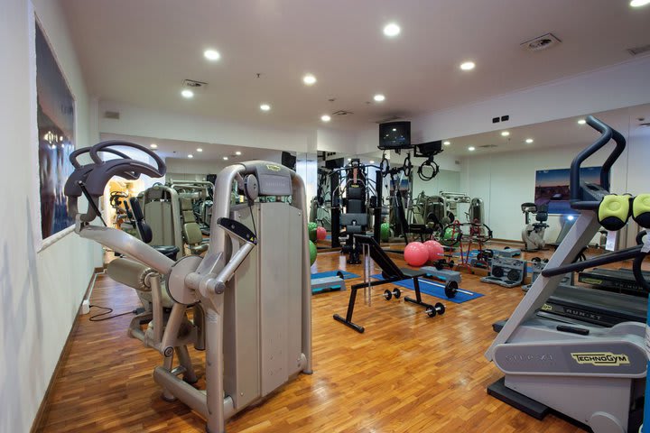 Fitness center at Hotel Bernini Bristol in Rome