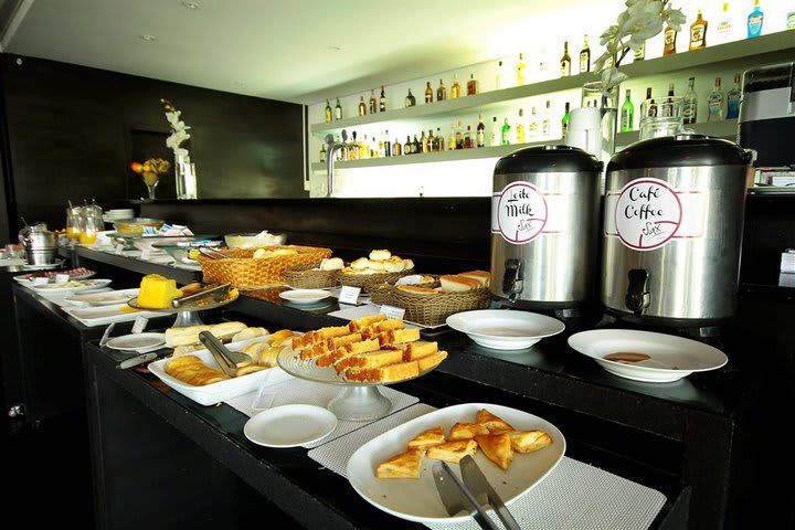 Barra de desayunos del Millennium, hotel en el distrito de negocios de Manaus