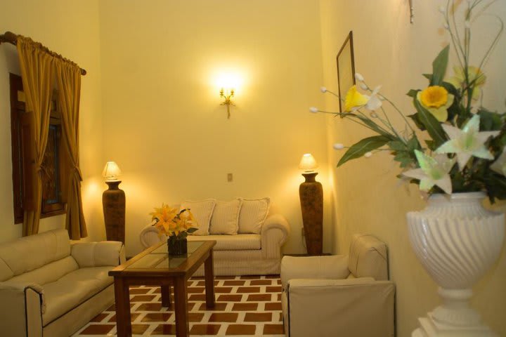 Sitting area in a room at Hotel Francés