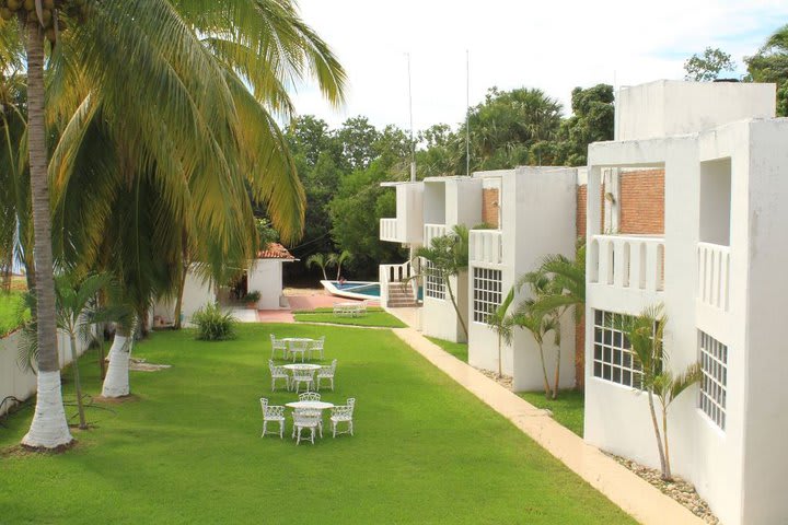 Gardens with tables and chairs