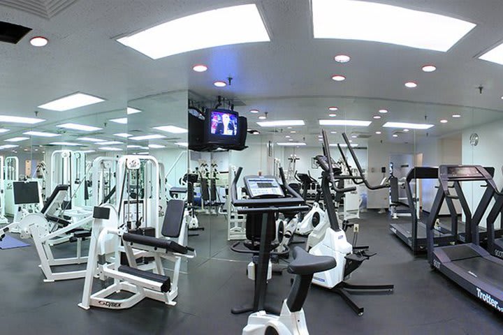 Park Lane Hotel has a fitness center