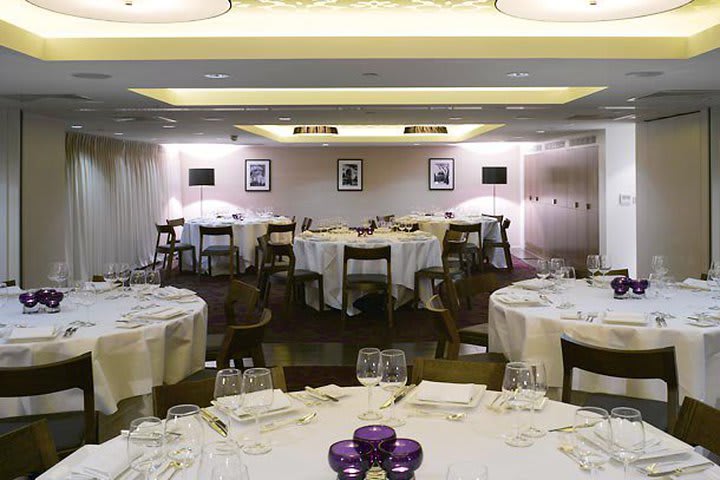 Salón de eventos del hotel London Marriott frente a la Plaza Grosvenor