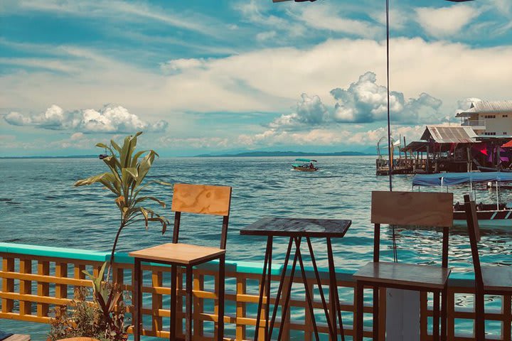 El muelle tiene una área de descanso