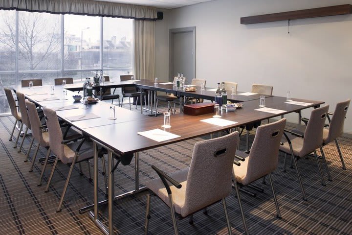 El hotel Holiday Inn Express Greenwich  en Londres dispone de dos salones para eventos