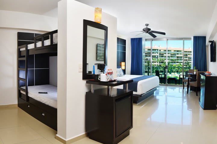 Img - Family suite king - nonrefundable