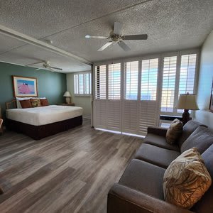 Private One Bedroom Condo, with Corporate Rental Car Savings Code Included, Free Onsite Parking