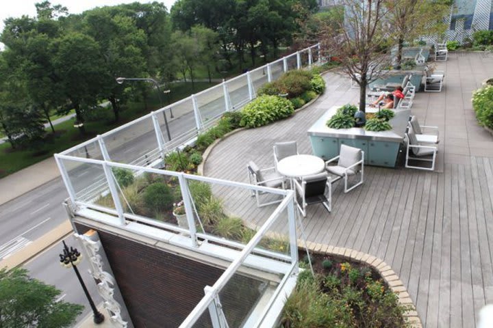 Rooftop garden at the Chicago's Essex Inn, hotel in Chicago