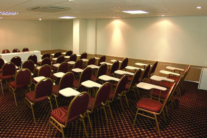 The Royal Jardins Boutique Hotel offers meeting rooms for up to 280 guests