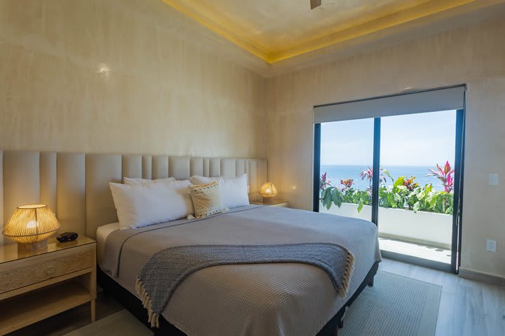 Vista Magnífica  - deluxe guest room with ocean view