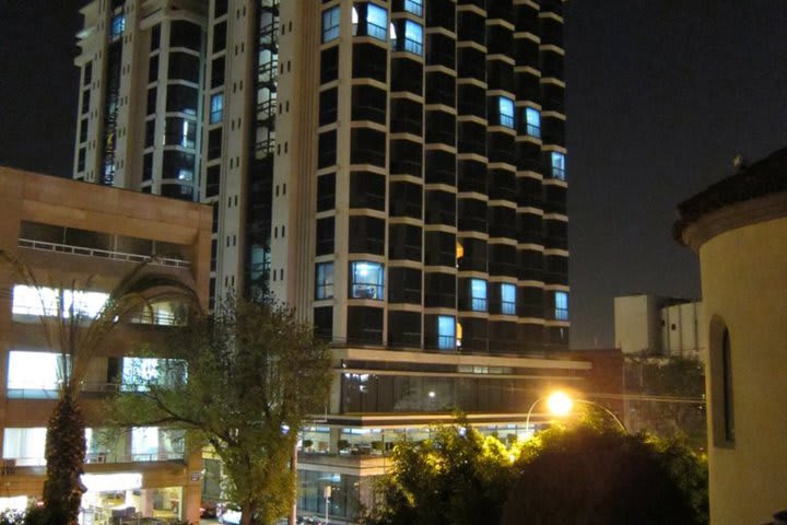 Vista exterior del Real Plaza, hotel en San Luis Potosí