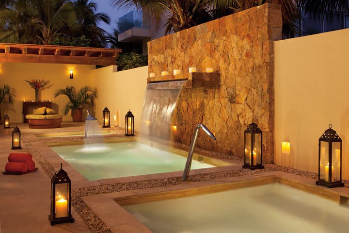 Hydrotherapy area in the Spa