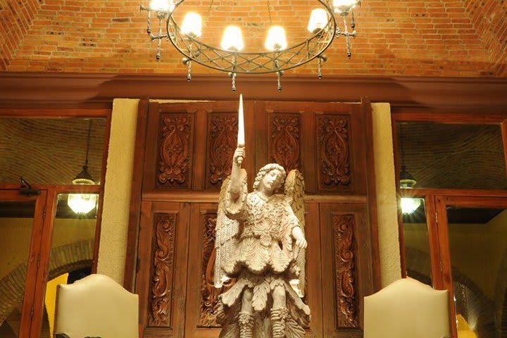 Sculpture at the Imperio de Angeles hotel