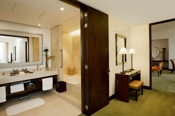 Baño privado de una suite presidencial