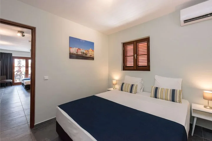 Img - 2 Single Beds And 1 Double Bed, Family Room, Non-Smoking